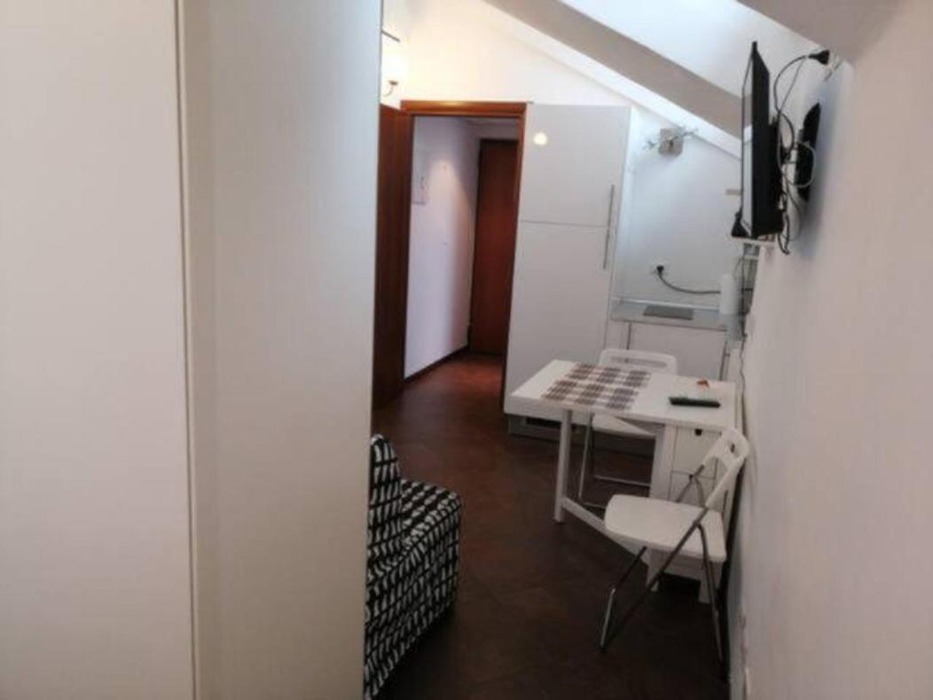 Romantica Mansarda 15 Min Dal Centro - Lome 844 มิลาน ภายนอก รูปภาพ